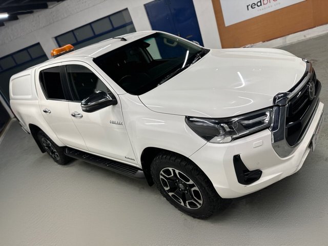 2021 TOYOTA HILUX - Photo 3