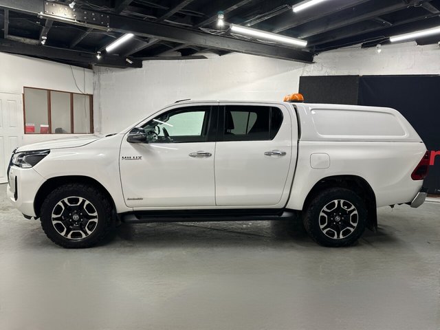 2021 TOYOTA HILUX - Photo 6