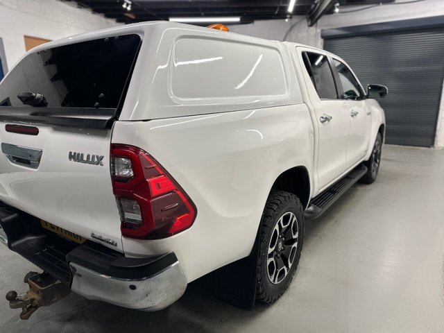 2021 TOYOTA HILUX - Photo 8