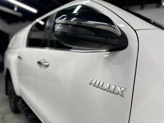 2021 TOYOTA HILUX - Photo 11