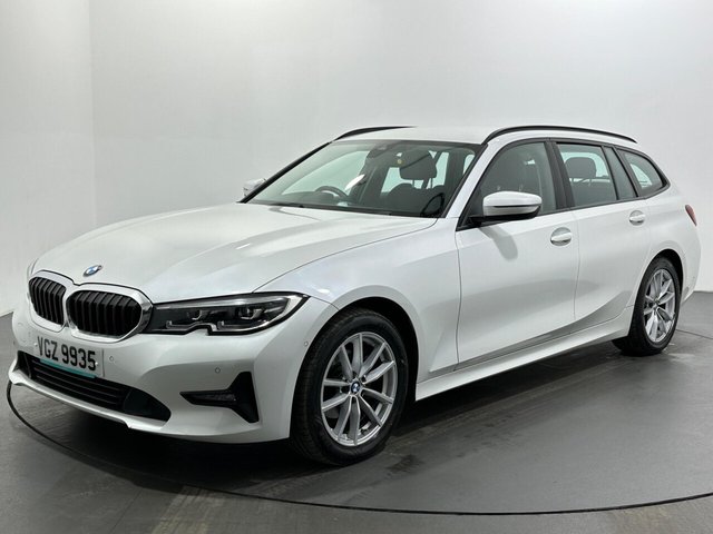2022 BMW 3 Series - Photo 4