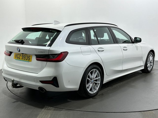 2022 BMW 3 Series - Photo 8