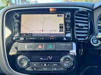 USED 2017 17 MITSUBISHI OUTLANDER 2.0h 12kWh 4h SUV 5dr Petrol Plug-in Hybrid CVT 4WD Euro 6 (s/s) (200 ps) Sunroof, Reverse Camera
