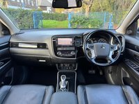 USED 2017 17 MITSUBISHI OUTLANDER 2.0h 12kWh 4h SUV 5dr Petrol Plug-in Hybrid CVT 4WD Euro 6 (s/s) (200 ps) Sunroof, Reverse Camera