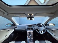 USED 2018 18 VOLVO V40 CROSS COUNTRY 1.5 T3 Hatchback 5dr Petrol Auto Euro 6 (s/s) (152 ps) &pound;6475 of Extras, Front & Rear Sensors, Power Folding Wingmirrors, Auto Lights, Leather Seats, Parking Camera, Park Assist, Electric Seats, Memory Seats, Climate control, Speed Limiter, Bluetooth, Panoramic Sunroof