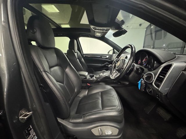 2015 PORSCHE CAYENNE - Photo 3