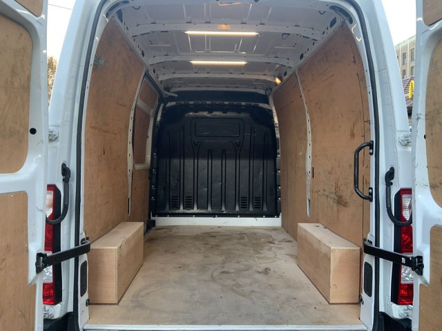 2023 Renault Master 2.3L Business+ 4dr - Photo 9
