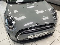 USED 2022 71 MINI HATCH 1.5 One Classic Hatchback 3dr Petrol Manual Euro 6 (s/s) (102 ps) MOONWALK GREY / BLACK "FIREWORK" CLOTH TRIM / AIRCON / ELECTRIC FRONT WINDOWS / AUTO LIGHTS / WIPERS / CRUISE CONTROL / SPEED LIMITER / DAB AUDIO / BLUETOOTH / APPLE CARPLAY / LED INTERNAL LIGHTING / SERVICE HISTORY / NEW MOT