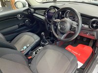 USED 2022 71 MINI HATCH 1.5 One Classic Hatchback 3dr Petrol Manual Euro 6 (s/s) (102 ps) MOONWALK GREY / BLACK "FIREWORK" CLOTH TRIM / AIRCON / ELECTRIC FRONT WINDOWS / AUTO LIGHTS / WIPERS / CRUISE CONTROL / SPEED LIMITER / DAB AUDIO / BLUETOOTH / APPLE CARPLAY / LED INTERNAL LIGHTING / SERVICE HISTORY / NEW MOT