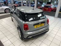 USED 2022 71 MINI HATCH 1.5 One Classic Hatchback 3dr Petrol Manual Euro 6 (s/s) (102 ps) MOONWALK GREY / BLACK "FIREWORK" CLOTH TRIM / AIRCON / ELECTRIC FRONT WINDOWS / AUTO LIGHTS / WIPERS / CRUISE CONTROL / SPEED LIMITER / DAB AUDIO / BLUETOOTH / APPLE CARPLAY / LED INTERNAL LIGHTING / SERVICE HISTORY / NEW MOT