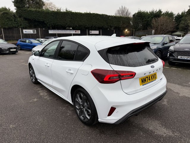 2024 Ford Focus 1L St-Line 5dr - Photo 5