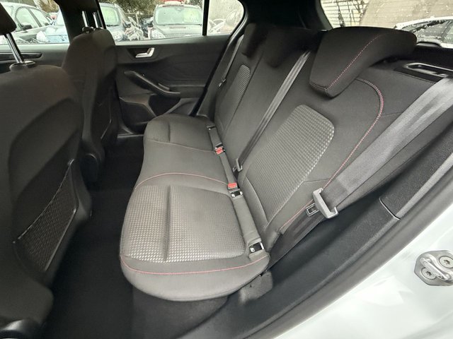 2024 Ford Focus 1L St-Line 5dr - Photo 10