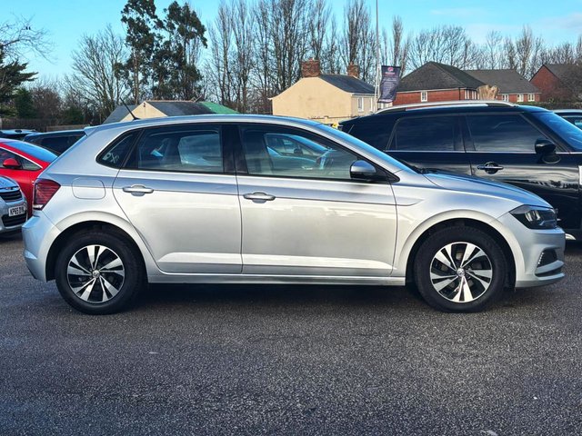 2019 VOLKSWAGEN POLO - Photo 11