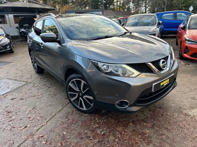 2017 NISSAN QASHQAI 1.5 dCi Tekna SUV 5dr Diesel Manual 2WD Euro 6 (s/s) (110 ps) - Photo 2