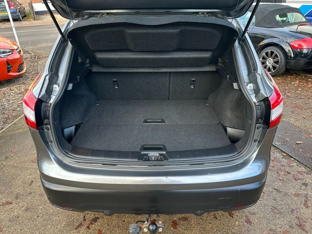 2017 NISSAN QASHQAI 1.5 dCi Tekna SUV 5dr Diesel Manual 2WD Euro 6 (s/s) (110 ps) - Photo 6