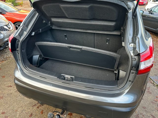 2017 NISSAN QASHQAI 1.5 dCi Tekna SUV 5dr Diesel Manual 2WD Euro 6 (s/s) (110 ps) - Photo 7