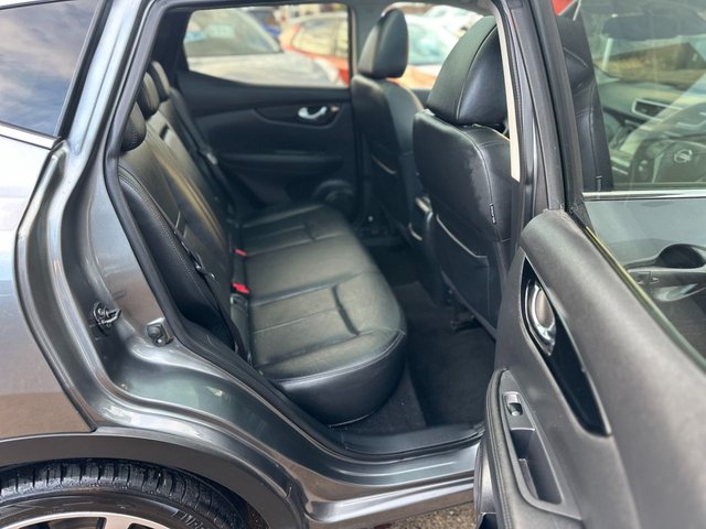2017 NISSAN QASHQAI 1.5 dCi Tekna SUV 5dr Diesel Manual 2WD Euro 6 (s/s) (110 ps) - Photo 8