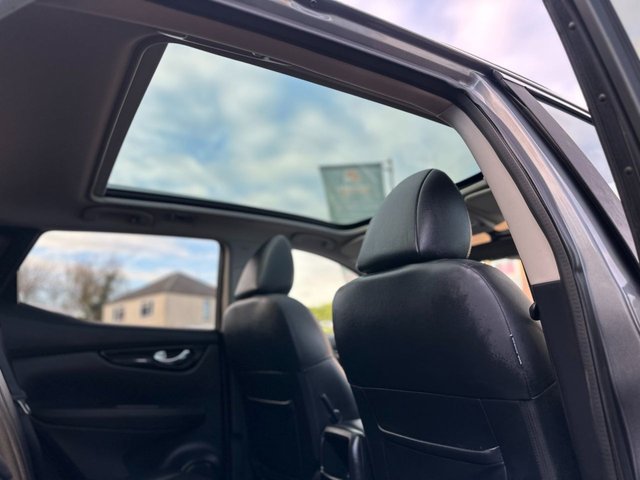 2017 NISSAN QASHQAI 1.5 dCi Tekna SUV 5dr Diesel Manual 2WD Euro 6 (s/s) (110 ps) - Photo 10