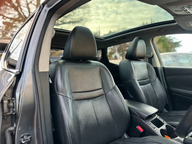 2017 NISSAN QASHQAI 1.5 dCi Tekna SUV 5dr Diesel Manual 2WD Euro 6 (s/s) (110 ps) - Photo 12