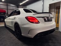 USED 2019 MERCEDES-BENZ C CLASS 2.0 C300d AMG Line (Premium) Saloon 4dr Diesel G-Tronic+ Euro 6 (s/s) (245 ps) Gloss Black Body Kit