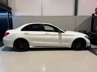 USED 2019 MERCEDES-BENZ C CLASS 2.0 C300d AMG Line (Premium) Saloon 4dr Diesel G-Tronic+ Euro 6 (s/s) (245 ps) Gloss Black Body Kit