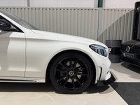 USED 2019 MERCEDES-BENZ C CLASS 2.0 C300d AMG Line (Premium) Saloon 4dr Diesel G-Tronic+ Euro 6 (s/s) (245 ps) Gloss Black Body Kit