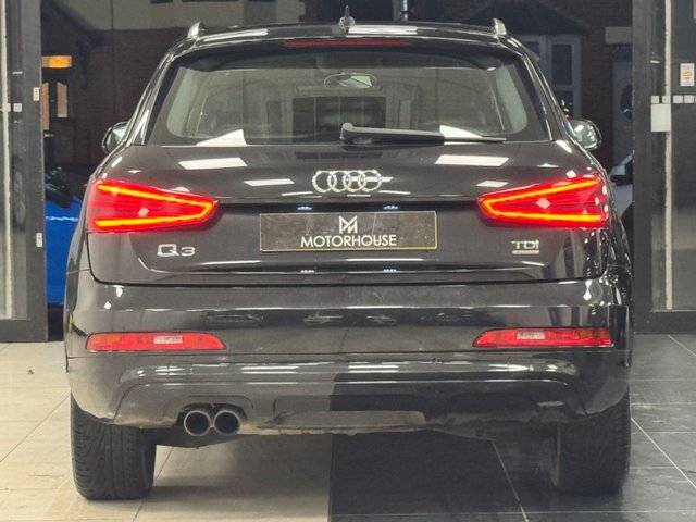 2011 AUDI Q3 - Photo 12