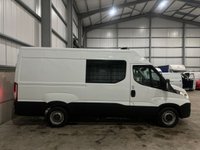 USED 2015 65 IVECO DAILY WELFARE MESS VAN MWB H/ROOF 2.3 TD 13V 35S 3000 - NO VAT 1 YEARS MOT, 1 OWNER, WELFARE