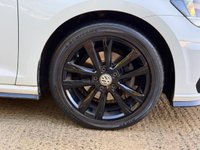 USED 2019 19 VOLKSWAGEN GOLF 2.0 TDI R-Line Hatchback 5dr Diesel DSG Euro 6 (s/s) (150 ps) 