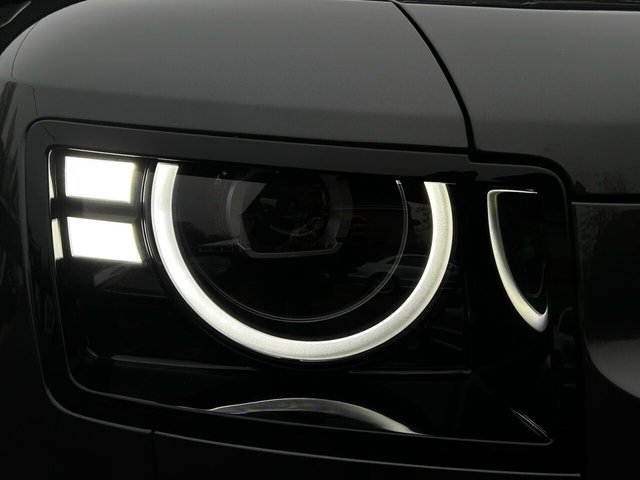 2025 Land Rover DEFENDER 110 - Photo 6