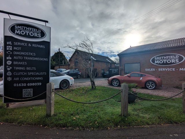 View our NISSAN 370 Z