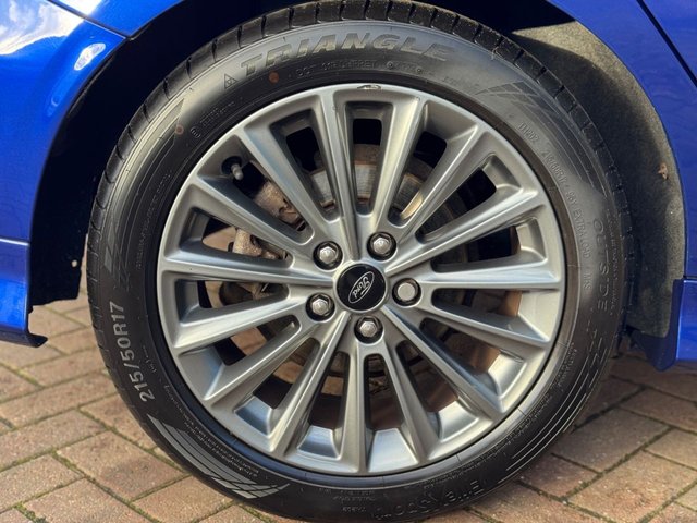 2018 Ford Focus 1L St-Line 5dr - Photo 8