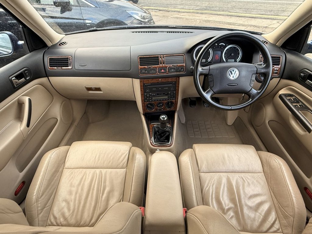 USED 2005 05 VOLKSWAGEN BORA 1.9 TDI PD Highline Saloon 4dr Diesel Manual (149 g/km, 130 bhp) FULL SERVICE HISTORY + CRUISE