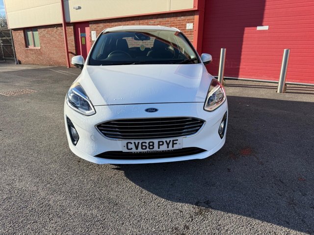 2018 FORD FIESTA - Photo 2