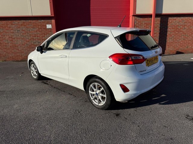 2018 FORD FIESTA - Photo 4