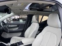 USED 2020 70 VOLVO XC40 2.0 B4 MHEV Inscription SUV 5dr Petrol Hybrid Auto Euro 6 (s/s) (197 ps) Panoramic Roof + Blond Leather
