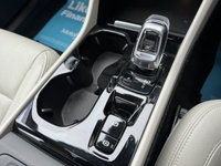 USED 2020 70 VOLVO XC40 2.0 B4 MHEV Inscription SUV 5dr Petrol Hybrid Auto Euro 6 (s/s) (197 ps) Panoramic Roof + Blond Leather