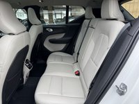 USED 2020 70 VOLVO XC40 2.0 B4 MHEV Inscription SUV 5dr Petrol Hybrid Auto Euro 6 (s/s) (197 ps) Panoramic Roof + Blond Leather