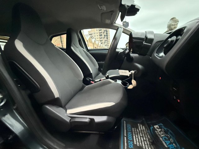 2020 TOYOTA AYGO 2020 1.0 VVT-i x-play x-shift Euro 6 5dr (Safety Sense) - Photo 3