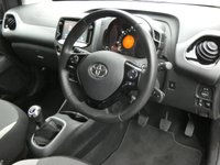 USED 2021 71 TOYOTA AYGO 1.0 VVT-i x-play 5d 70 S/S 1 OWNER FROM NEW, TOYOTA SERVICE HISTORY, APPLE CARPLAY / ANDROID AUTO (GIVES YOU SAT NAV), REVERSING CAMERA, DAB RADIO, BLUETOOTH PHONE & MUSIC, AUX & USB INPUTS, MANUAL GEARBOX, LED DAYTIME RUNNING LIGHTS, SPARE WHEEL, LEATHER MULTIFUNCTION STEERING WHEEL, AIR CONDITIONING, TRIP COMPUTER, ISO FIX, TYRE PRESSURE WARNING, SPEED LIMITER, ELECTRIC WINDOWS, ELECTRIC MIRRORS, FOLDING REAR SEATS, AIRBAGS WITH PASSANGER OFF, SPACE SAVER SPARE WHEEL