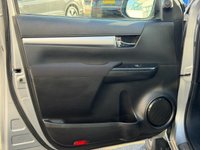 USED 2023 23 TOYOTA HI-LUX 2.4 D-4D Invincible Pickup Double Cab 4dr Diesel Auto 4WD Euro 6 (s/s) (150 ps) TOWBAR + HEATED SEATS