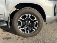 USED 2023 23 TOYOTA HI-LUX 2.4 D-4D Invincible Pickup Double Cab 4dr Diesel Auto 4WD Euro 6 (s/s) (150 ps) TOWBAR + HEATED SEATS