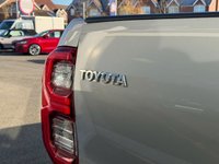 USED 2023 23 TOYOTA HI-LUX 2.4 D-4D Invincible Pickup Double Cab 4dr Diesel Auto 4WD Euro 6 (s/s) (150 ps) TOWBAR + HEATED SEATS