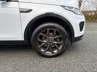USED 2019 19 LAND ROVER DISCOVERY SPORT 2.0 TD4 Landmark SUV 5dr Diesel Auto 4WD Euro 6 (s/s) (180 ps) A STUNNING ADDITION TO OUR HUGE SELECTION OF DISCOVERY SPORTS+FINISHED IN MASSIVELY POPULAR WHITE PAINT+4 WHEEL DRIVE+7 SEATER+JUST 1 PREVIOUS OWNER+SERVICE HISTORY+DIESEL+AUTOMATIC+PRIVACY GLASS+FULL LEATHER INTERIOR+FULL PANORAMIC GLASS ROOF+SATELLITE NAVIGATION+PARK ASSIST+CLIMATE CONTROL+19 INCH ALLOY WHEELS+1 FULL YEARS MOT PRIOR TO COLLECTION+CALL NOW TO SPEAK WITH ONE OF OUR EXPERIENCED SALES ADVISORS AND ARRANGE A VIEWING+DONT MISS OUT ON THIS EXCEPTIONAL VEHICLE!!!!!!!!!!!!!!!!!!!!!!!!!
