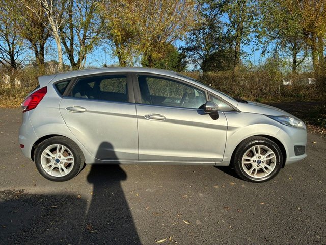 2015 FORD FIESTA 1.25 Zetec Hatchback 5dr Petrol Manual Euro 6 (82 ps) - Photo 2