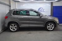 USED 2015 15 VOLKSWAGEN TIGUAN 2.0 TDI BlueMotion Tech R-Line SUV 5dr Diesel Manual 4WD Euro 5 (s/s) (Nav) (140 ps) Front And Rear Parking Sensors, Satellite Navigation, DAB Radio