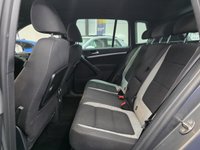 USED 2015 15 VOLKSWAGEN TIGUAN 2.0 TDI BlueMotion Tech R-Line SUV 5dr Diesel Manual 4WD Euro 5 (s/s) (Nav) (140 ps) Front And Rear Parking Sensors, Satellite Navigation, DAB Radio