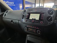 USED 2015 15 VOLKSWAGEN TIGUAN 2.0 TDI BlueMotion Tech R-Line SUV 5dr Diesel Manual 4WD Euro 5 (s/s) (Nav) (140 ps) Front And Rear Parking Sensors, Satellite Navigation, DAB Radio