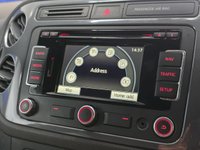 USED 2015 15 VOLKSWAGEN TIGUAN 2.0 TDI BlueMotion Tech R-Line SUV 5dr Diesel Manual 4WD Euro 5 (s/s) (Nav) (140 ps) Front And Rear Parking Sensors, Satellite Navigation, DAB Radio