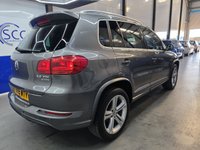 USED 2015 15 VOLKSWAGEN TIGUAN 2.0 TDI BlueMotion Tech R-Line SUV 5dr Diesel Manual 4WD Euro 5 (s/s) (Nav) (140 ps) Front And Rear Parking Sensors, Satellite Navigation, DAB Radio